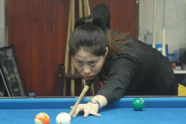 了一記弧線 了一記弧線