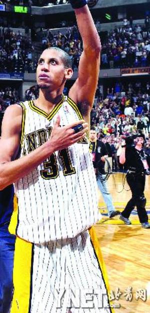 球迷惊出一 球迷惊出一